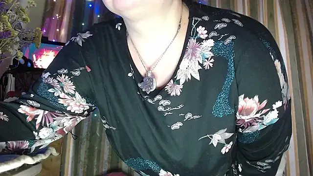 amorelara on StripChat