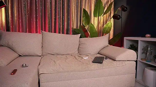 Freechat angelinaRae on StripChat