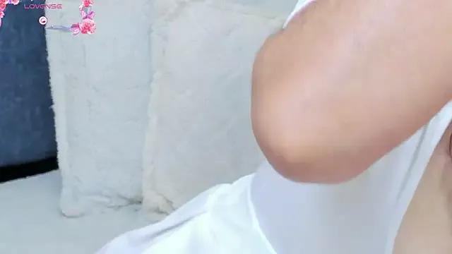 Freechat angeline_teen on StripChat