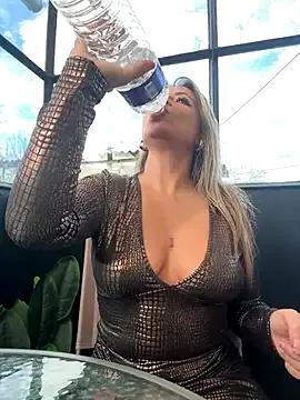 StripChat AnissaHale is Freechat AnissaHale — Gorge profonde en doggy+ cadeau