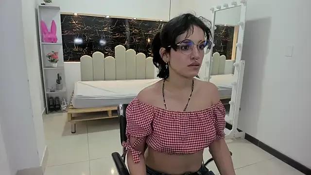 Annyrosee on StripChat 