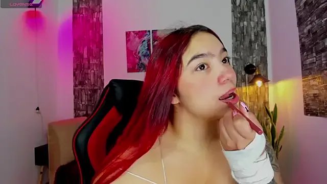 Freechat Ariadna_sc on StripChat