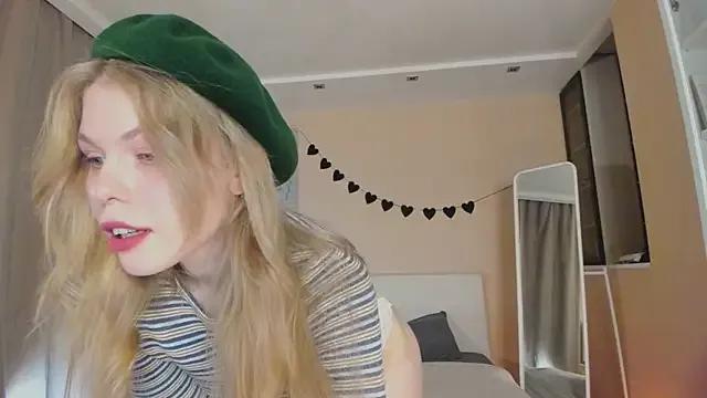 StripChat ass_latte is Freechat ass_latte — lift my dress up and massage ass closeup