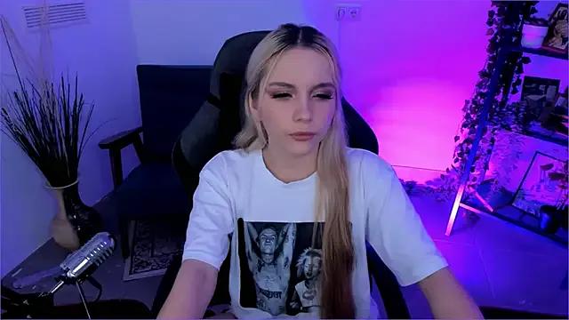 AuroraWrenfield on StripChat