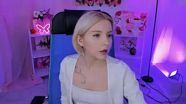 AuroraWrenfield on StripChat