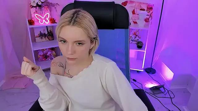 AuroraWrenfield on StripChat