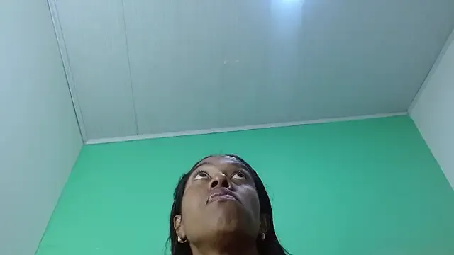 avaleri_cherry on StripChat