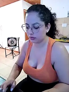 babyluna939 — show tits + saliva