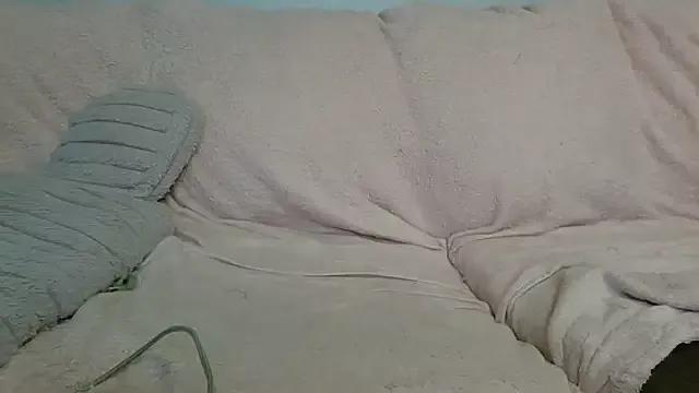 Freechat beautylovess on StripChat