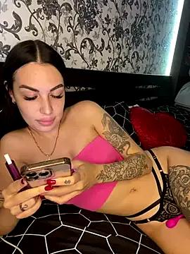 Freechat Bella_R0se on StripChat