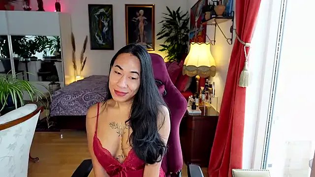 bianca_bellamy — Oiled up and edge my big cock