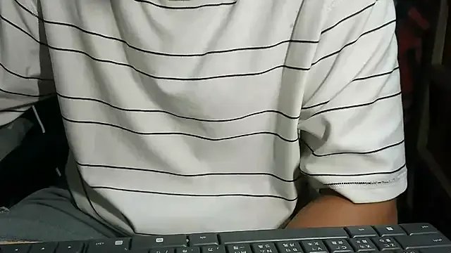 bigbb101011 on StripChat 