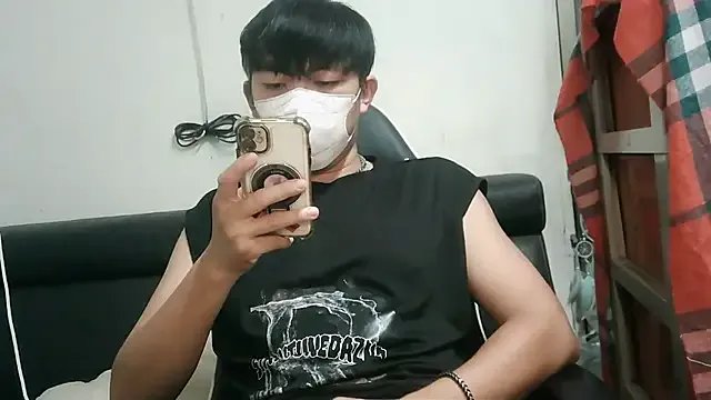 bigbb101011 on StripChat 