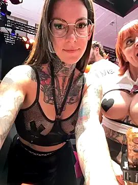 Freechat BrownieyQueen on StripChat