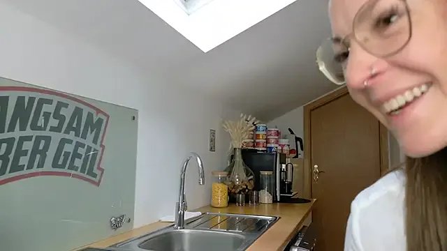 Freechat BrownieyQueen on StripChat