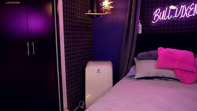 StripChat bull_vixen2001 is Freechat bull_vixen2001 — cum on face o creampie