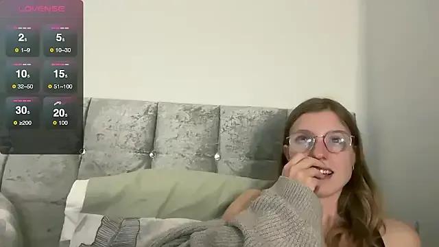 Freechat BustyKellyXXX on StripChat