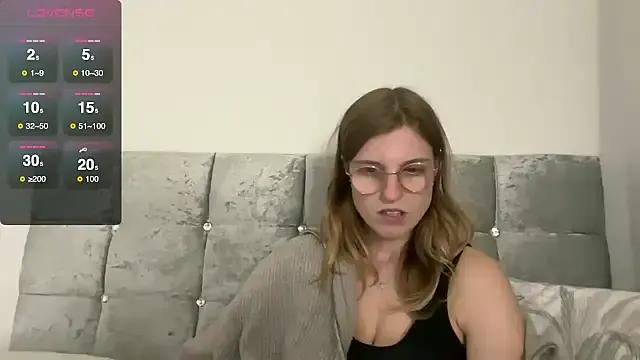 Freechat BustyKellyXXX on StripChat