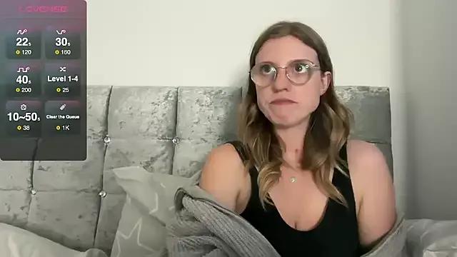 Freechat BustyKellyXXX on StripChat