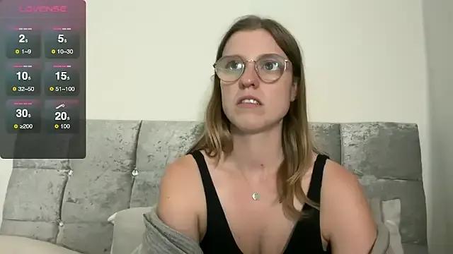 Freechat BustyKellyXXX on StripChat