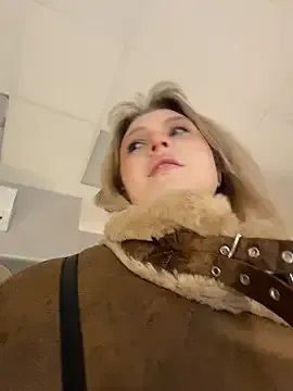 CaitlinSugar — suck my fingers