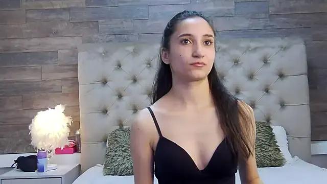 Freechat CarolinaBlair on StripChat