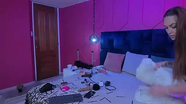 Freechat chantall1375 on StripChat