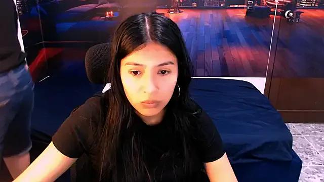 Freechat Charly_and_laura on StripChat