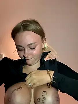 Freechat CherryEmmy on StripChat