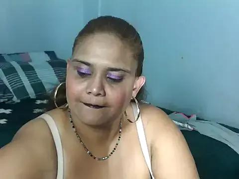 Freechat clover_spice21 on StripChat