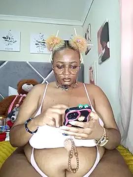 Freechat CocoBootyyy on StripChat