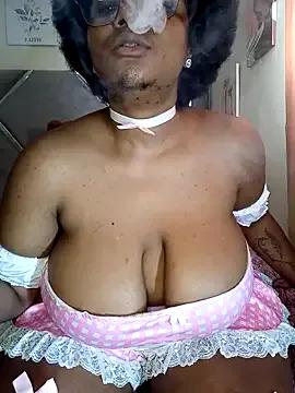 Freechat CocoBootyyy on StripChat