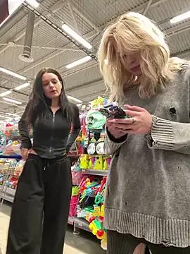 Freechat Cum_girlss on StripChat