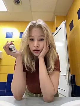 Freechat Cum_girlss on StripChat