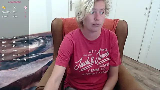 Freechat cumfun on StripChat