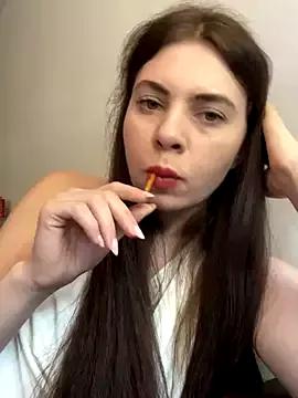 CurlyLara on StripChat