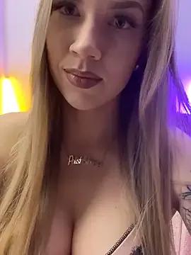 StripChat Cute-Alice is Freechat Cute-Alice — Split on pussy & fingering hard