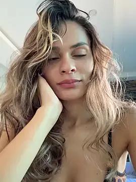 Freechat cuteluci_ on StripChat