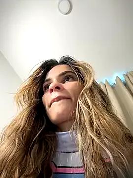 Freechat cuteluci_ on StripChat