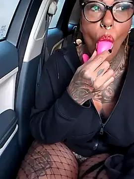 StripChat DarkDea is Freechat DarkDea — Sloppy Blowjob In Public Place