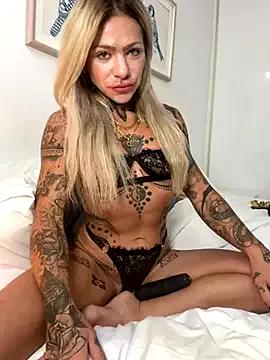 Divina_X_ on StripChat 