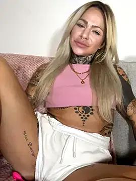 Divina_X_ on StripChat 