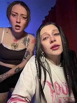 Freechat Dooubletroublee on StripChat