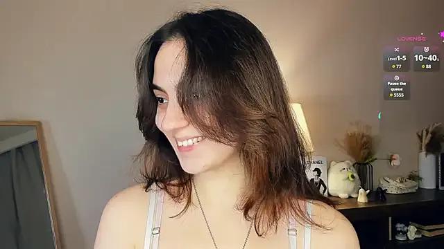 StripChat DracosMoon is Freechat DracosMoon — what happens if you get my top wet?