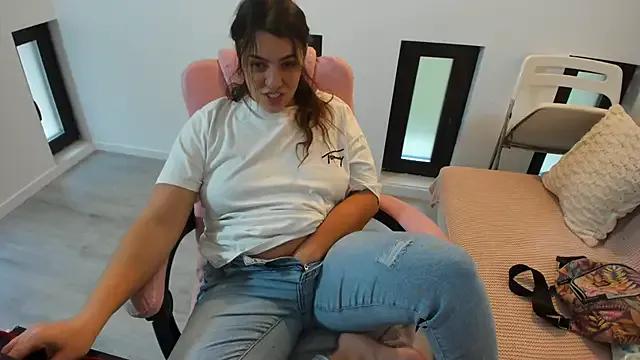 Freechat Dyana_Kaylinn on StripChat