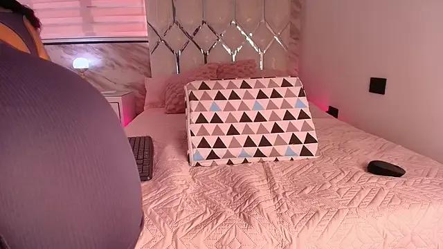 ellisrossi on StripChat 