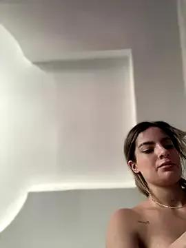 Private emiss_ on StripChat