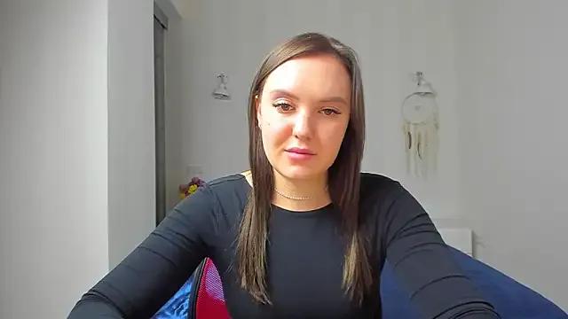 EmmaNorman on StripChat 