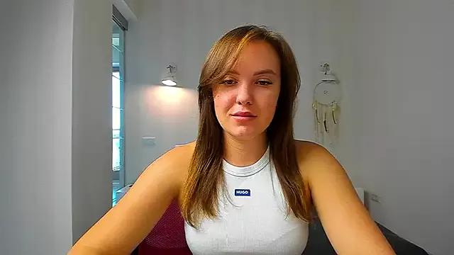 EmmaNorman on StripChat 