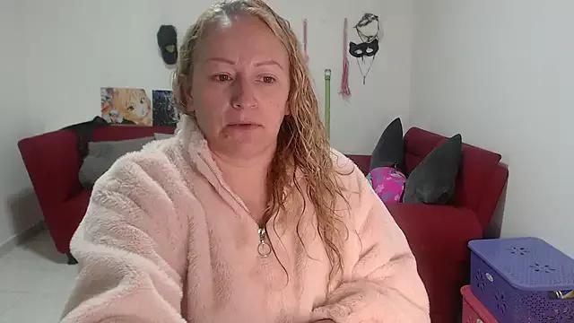 Freechat emperabigbootybigass on StripChat